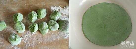 <a href=/shicai/shucai/BoCai/index.html target=_blank><u>菠菜</u></a>卷饼的做法