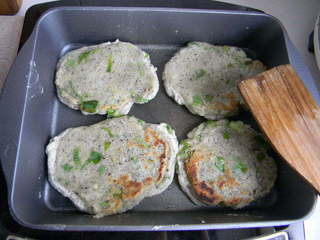 <a href=/shicai/mimian/DouZha/index.html target=_blank><u>豆渣</u></a>饼