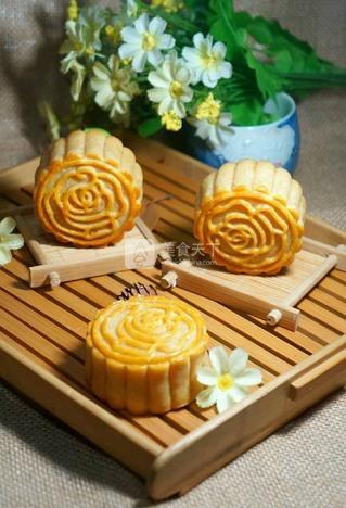 广式椰蓉蛋黄月饼