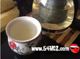 <a href=/shicai/shucai/KuGua/index.html target=_blank><u>苦瓜</u></a>茶的做法5