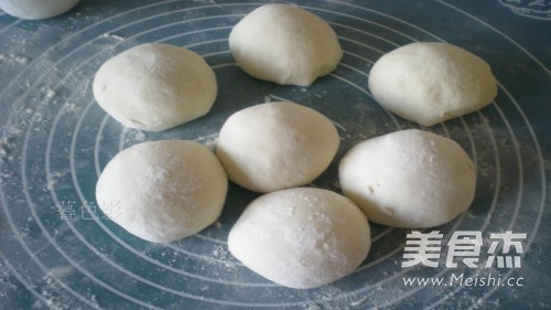 花<a href=/shicai/guopin/Zao/index.html target=_blank><u>枣</u></a>子馍馍的做法