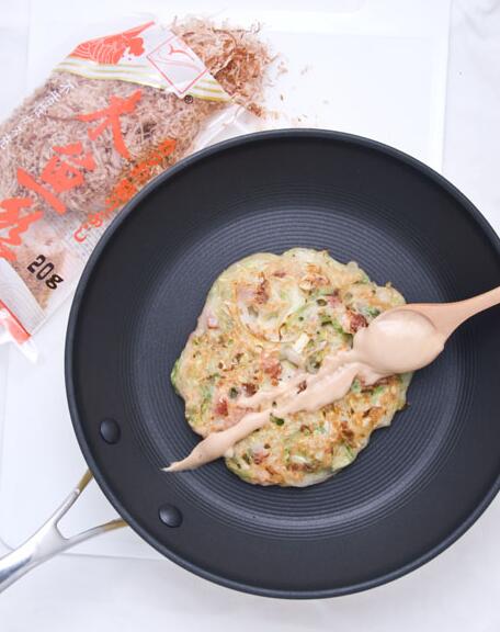 韩国风味洋<a href=/shicai/shucai/BaiCai/index.html target=_blank><u>白菜</u></a>煎饼怎么做?