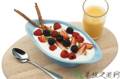 <a href=/shicai/mimian/NiuNai/index.html target=_blank><u>牛奶</u></a>不能和什么水果一起吃