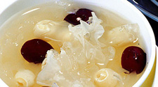 冰糖<a href=/shicai/shucai/YinEr/index.html target=_blank><u>银耳</u></a>的做法