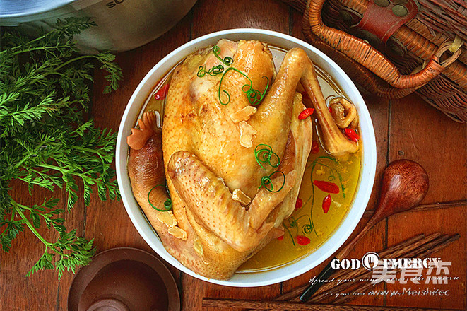 春季滋补养生最佳选择天麻核<a href=/shicai/guopin/Tao/index.html target=_blank><u>桃</u></a><a href=/shicai/guopin/GouQi/index.html target=_blank><u>枸杞</u></a>鸡汤的做法