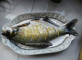 清蒸<a href=/shicai/shuichanpin/BianYu/index.html target=_blank><u>鳊鱼</u></a>