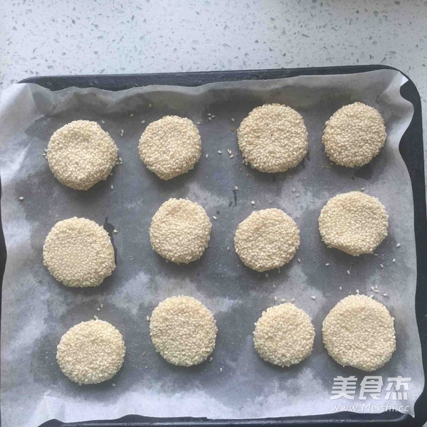 <a href=/shicai/guopin/Tao/index.html target=_blank><u>桃</u></a>酥的做法