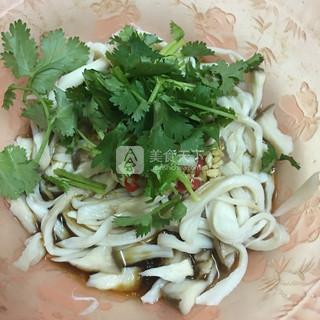 凉拌<a href=/shicai/guopin/Xing/index.html target=_blank><u>杏</u></a>鲍菇