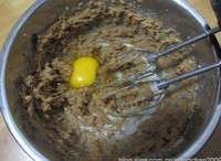 <a href=/shicai/mimian/QiaoKeLi/index.html target=_blank><u>巧克力</u></a><a href=/shicai/guopin/HuaSheng/index.html target=_blank><u>花生</u></a>饼干的做法 步骤3