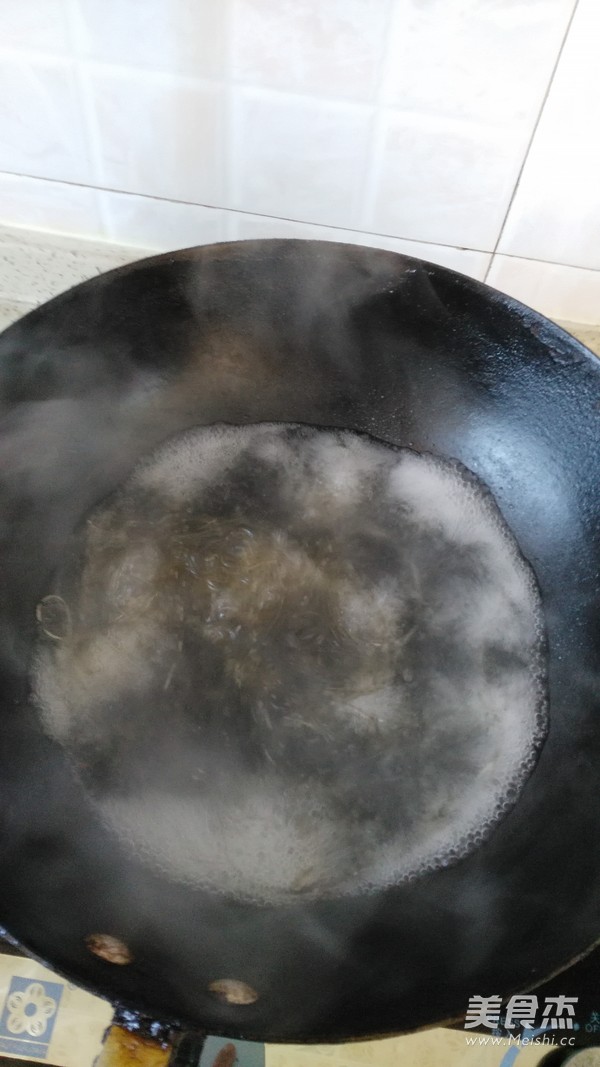 <a href=/shicai/rouqin/NiuNan/index.html target=_blank><u>牛腩</u></a><a href=/shicai/mimian/HongShuFen/index.html target=_blank><u><a href=/shicai/shucai/HongShu/index.html target=_blank><u>红薯</u></a>粉</u></a>的做法