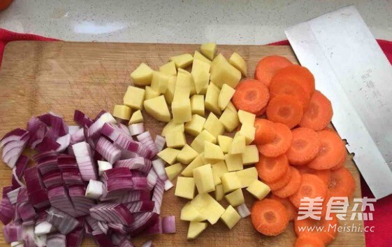 咖喱<a href=/shicai/rouqin/JiTui/index.html target=_blank><u>鸡腿</u></a>饭的做法