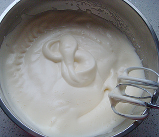 六寸中空海绵蛋糕