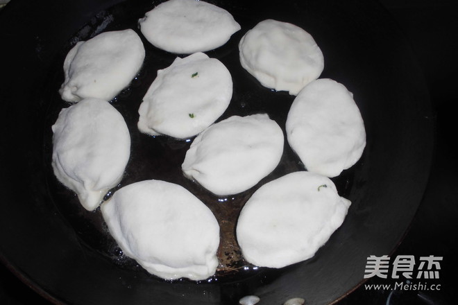 <a href=/shicai/shuichanpin/HaiHong/index.html target=_blank><u>海虹</u></a><a href=/shicai/shucai/BoCai/index.html target=_blank><u>菠菜</u></a>盒子的做法