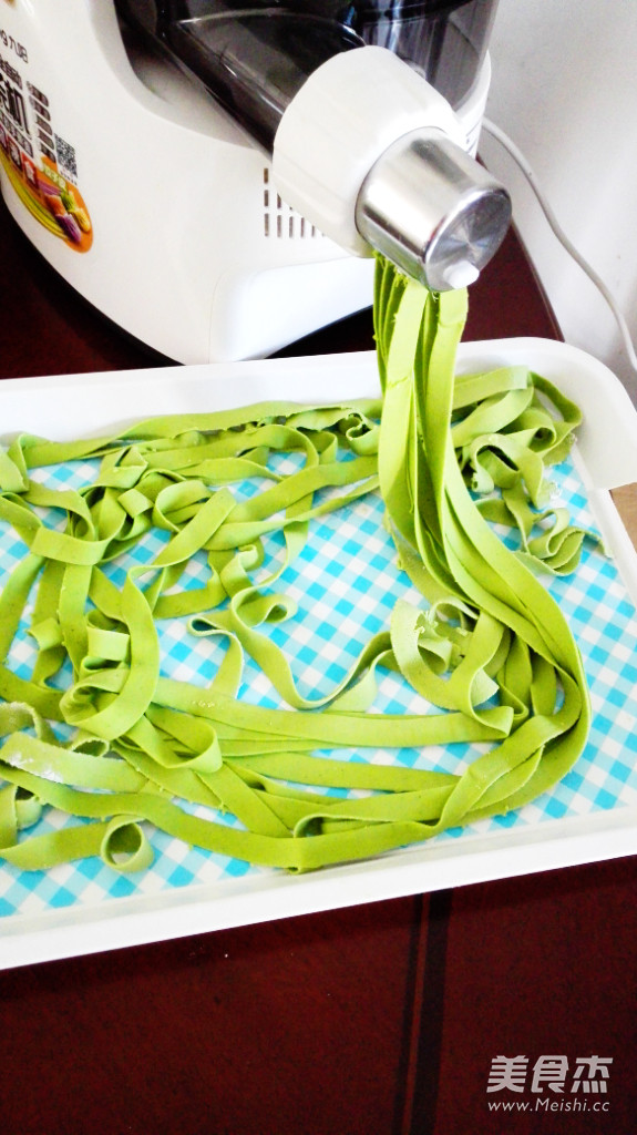 翡翠肥肠面的做法