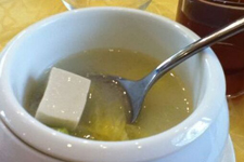 <a href=/shicai/shucai/BaiCai/index.html target=_blank><u>白菜</u></a><a href=/shicai/mimian/DouFu/index.html target=_blank><u>豆腐</u></a>汤,<a href=/shicai/shucai/BaiCai/index.html target=_blank><u>白菜</u></a><a href=/shicai/mimian/DouFu/index.html target=_blank><u>豆腐</u></a>汤的做法