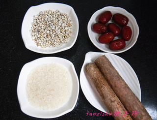 红<a href=/shicai/guopin/Zao/index.html target=_blank><u>枣</u></a>薏仁<a href=/shicai/shucai/ShanYao/index.html target=_blank><u>山药</u></a>粥