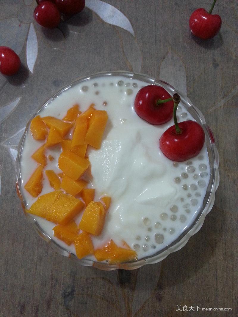 <a href=/shicai/mimian/SuanNai/index.html target=_blank><u>酸奶</u></a><a href=/shicai/guopin/MangGuo/index.html target=_blank><u>芒果</u></a><a href=/shicai/mimian/XiMi/index.html target=_blank><u>西米</u></a>露