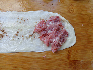 香酥<a href=/shicai/rouqin/NiuRou/index.html target=_blank><u>牛肉</u></a>饼