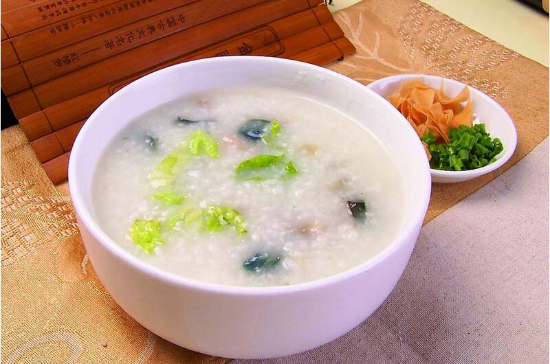 <a href=/shicai/rouqin/PiDan/index.html target=_blank><u>皮蛋</u></a>瘦肉粥的简单做法3