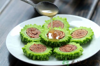 <a href=/shicai/shucai/KuGua/index.html target=_blank><u>苦瓜</u></a>的吃法