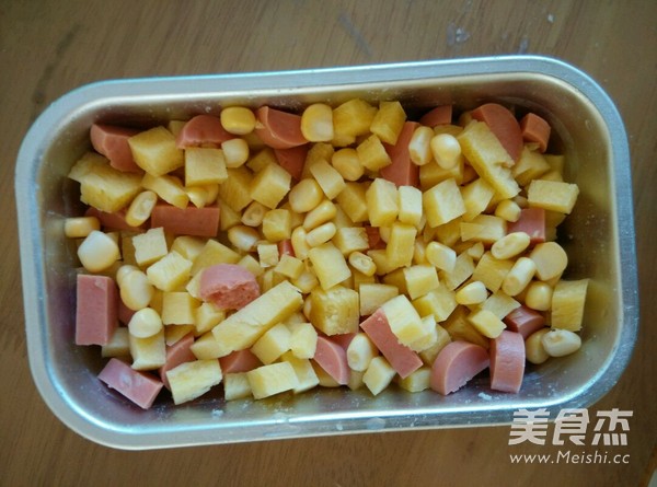 <a href=/shicai/mimian/ZhiShi/index.html target=_blank><u>芝士</u></a><a href=/shicai/shucai/TuDou/index.html target=_blank><u>土豆</u></a>泥的做法