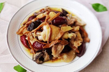 <a href=/shicai/shucai/DongGu/index.html target=_blank><u>冬菇</u></a>蒸鸡