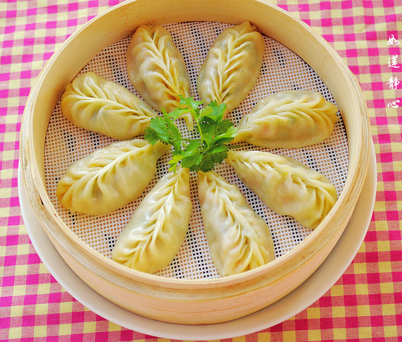 <a href=/shicai/shucai/HuLuoBo/index.html target=_blank><u>胡<a href=/shicai/shucai/LuoBo/index.html target=_blank><u>萝卜</u></a></u></a>蒸饺