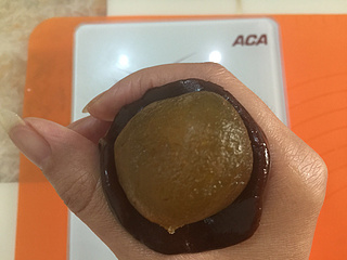 广式<a href=/shicai/mimian/HongDou/index.html target=_blank><u>红豆</u></a>沙月饼