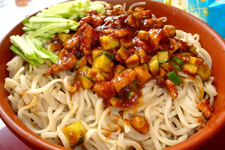 <a href=zt/zhajiangmian target=_blank><u>炸酱面的做法大全</u></a>