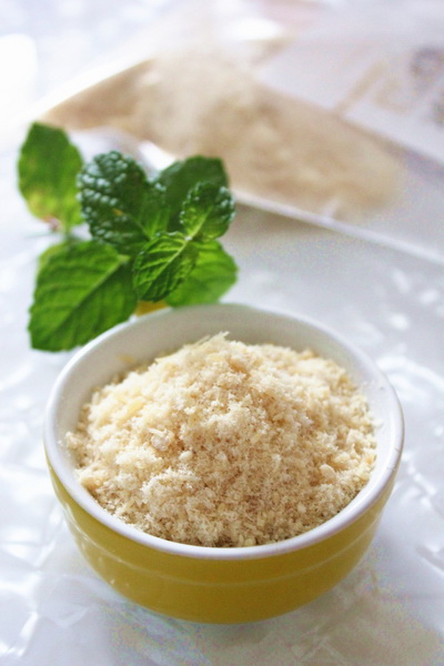 <a href=/shicai/rouqin/ZhengJi/index.html target=_blank><u>鸡肉</u></a>酥的做法