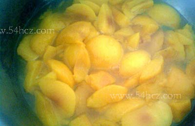 黄<a href=/shicai/guopin/Tao/index.html target=_blank><u>桃</u></a>水果罐头3