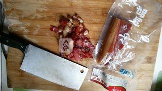 <a href=/shicai/rouqin/LaRou/index.html target=_blank><u>腊肉</u></a>炒<a href=/shicai/shucai/LuSun/index.html target=_blank><u>芦笋</u></a>