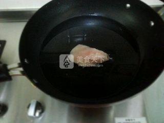 <a href=/shicai/diaoweipin/CongYou/index.html target=_blank><u>葱油</u></a>干煸鸡丝拌面