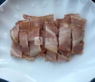 <a href=/shicai/shucai/LuSun/index.html target=_blank><u>芦笋</u></a>炒<a href=/shicai/rouqin/PeiGen/index.html target=_blank><u>培根</u></a>