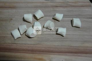 <a href=/shicai/mimian/NuoMi/index.html target=_blank><u>糯米</u></a>烧麦