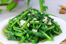 <a href=/shicai/shucai/TongHao/index.html target=_blank><u>茼蒿</u></a>菜的做法