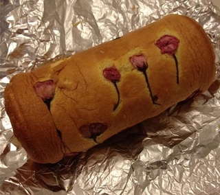 樱花<a href=zt/qifengdg target=_blank><u>戚风蛋糕</u></a>卷