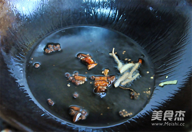 翠竹报春——虾仁小炒的做法