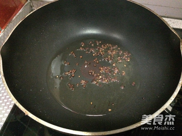 虾米<a href=/shicai/shucai/TongHao/index.html target=_blank><u>茼蒿</u></a>的做法