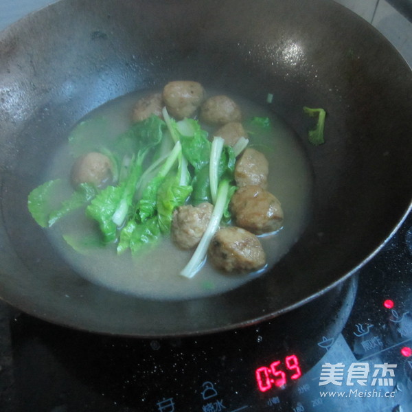 <a href=/shicai/shucai/XiaoBaiCai/index.html target=_blank><u>小<a href=/shicai/shucai/BaiCai/index.html target=_blank><u>白菜</u></a></u></a>丸子汤的做法