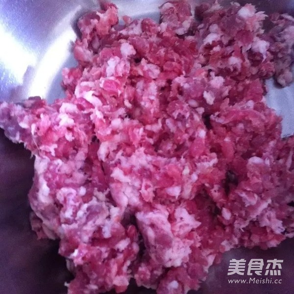 <a href=/shicai/mimian/YuMiMian/index.html target=_blank><u><a href=/shicai/mimian/YuMi/index.html target=_blank><u>玉米</u></a>面</u></a>煎饺的做法