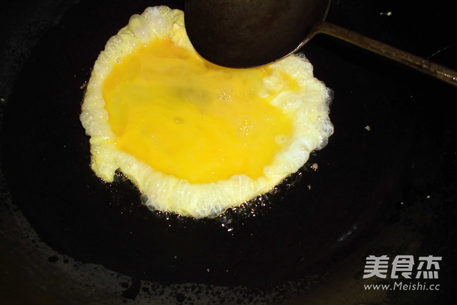 <a href=/shicai/shucai/JiuCai/index.html target=_blank><u>韭菜</u></a>炒<a href=/shicai/rouqin/JiDan/index.html target=_blank><u>鸡蛋</u></a>的做法