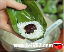 红<a href=/shicai/guopin/Zao/index.html target=_blank><u>枣</u></a><a href=zt/zongzi target=_blank><u>粽子的做法</u></a>3