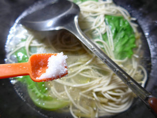 <a href=/shicai/shucai/ZhaCai/index.html target=_blank><u>榨菜</u></a><a href=/shicai/shucai/ShengCai/index.html target=_blank><u>生菜</u></a>汤面