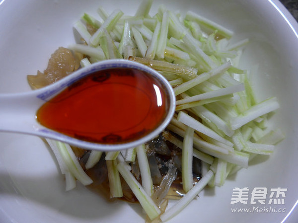 <a href=/shicai/shucai/BaiCaiGeng/index.html target=_blank><u><a href=/shicai/shucai/BaiCai/index.html target=_blank><u>白菜</u></a>梗</u></a>拌<a href=/shicai/shuichanpin/HaiZhe/index.html target=_blank><u>海蜇</u></a>的做法