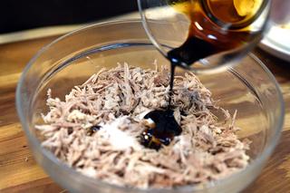 <a href=/shicai/rouqin/RouSong/index.html target=_blank><u>肉松</u></a>