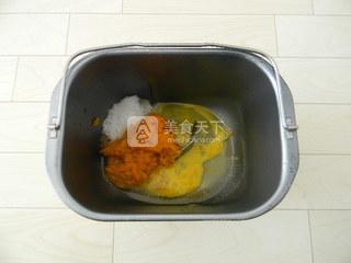 <a href=/shicai/shucai/NanGua/index.html target=_blank><u>南瓜</u></a>金钱卷<a href=/shicai/mimian/MianBao/index.html target=_blank><u>面包</u></a>