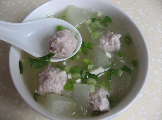 怎么做<a href=/shicai/shucai/DongGua/index.html target=_blank><u>冬瓜</u></a>肉丸汤？