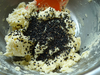 <a href=/shicai/guopin/HeiZhiMa/index.html target=_blank><u>黑<a href=/shicai/guopin/ZhiMa/index.html target=_blank><u>芝麻</u></a></u></a>曲奇