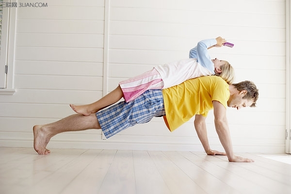 做俯卧撑的练习方式有哪些